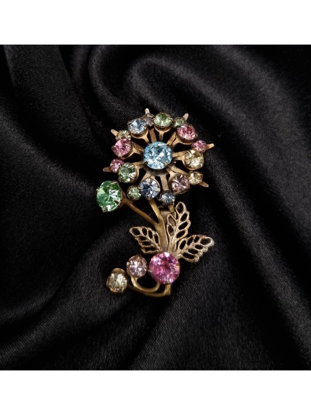 Vintage 1950's Floral Rhinestone Brooch In Multicolor Crystals